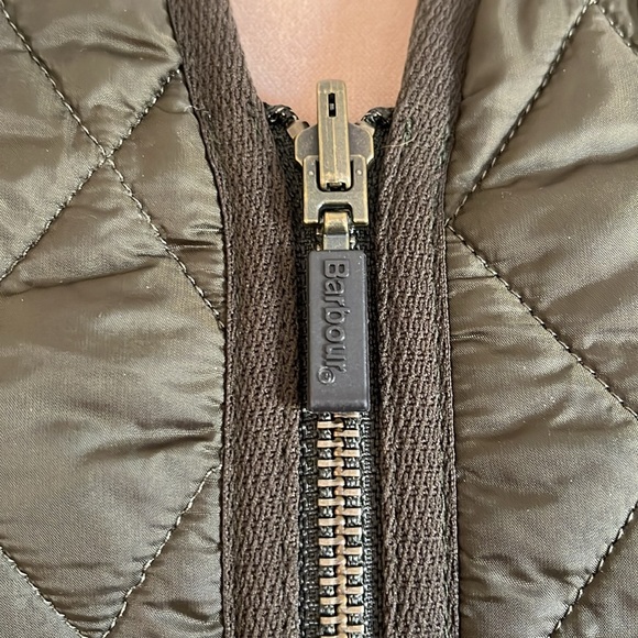 Barbour Gilet Vest Sz 4 in Dark Olive. Classic! - Picture 6 of 12